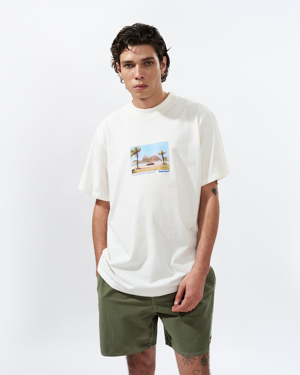 Camiseta Saindo Por Aí