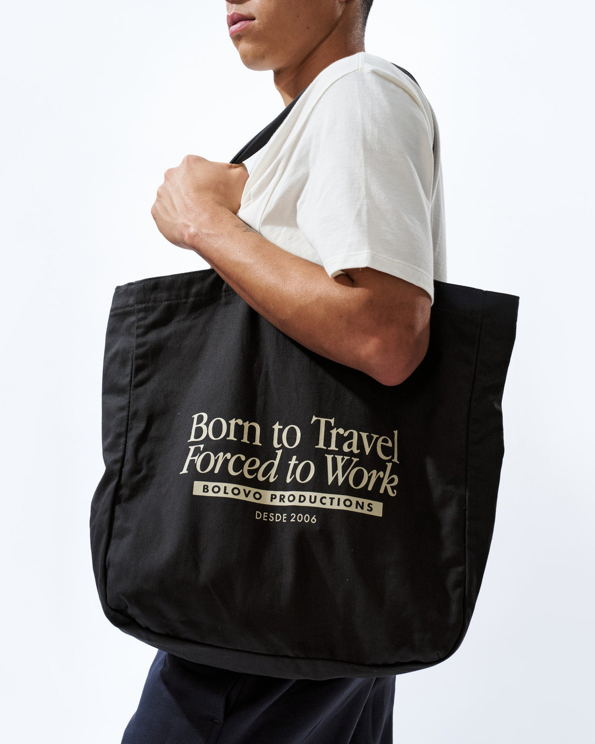 Bolsa Born To Travel Forced To Work Chumbo