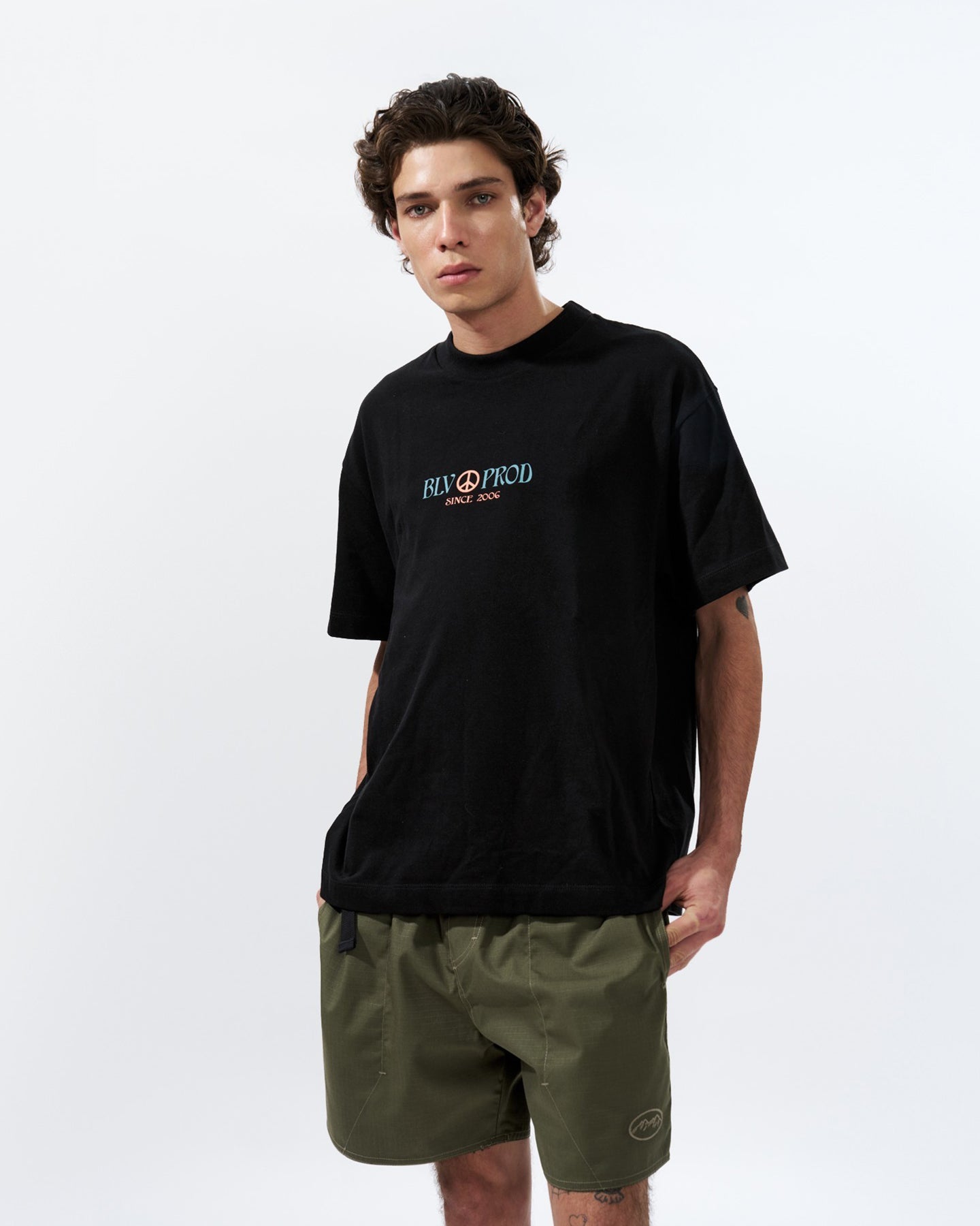 Camiseta Boxy Oversized Dreaming There Preta