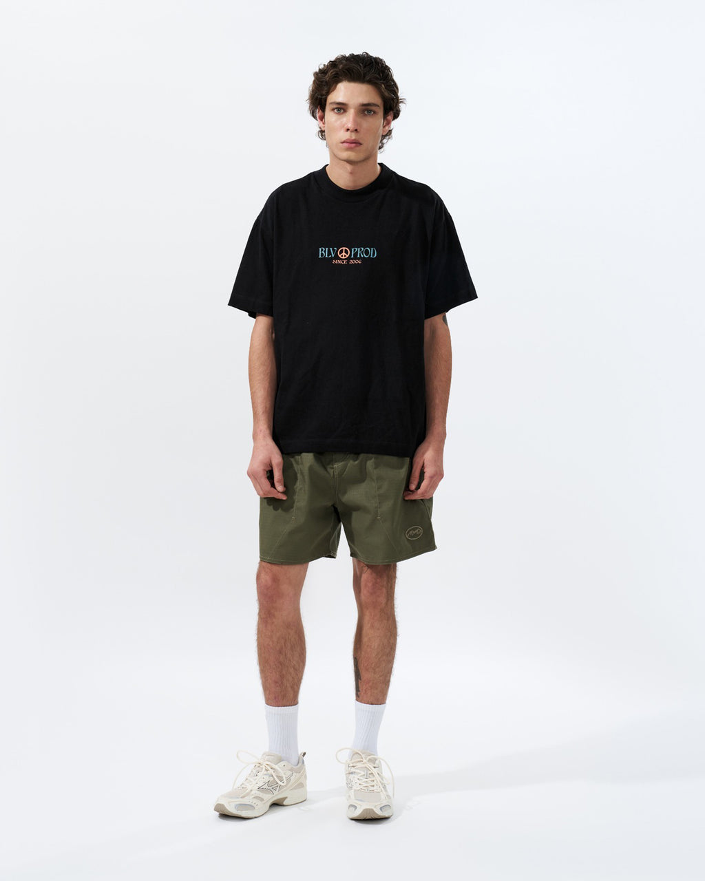Camiseta Boxy Oversized Dreaming There Preta