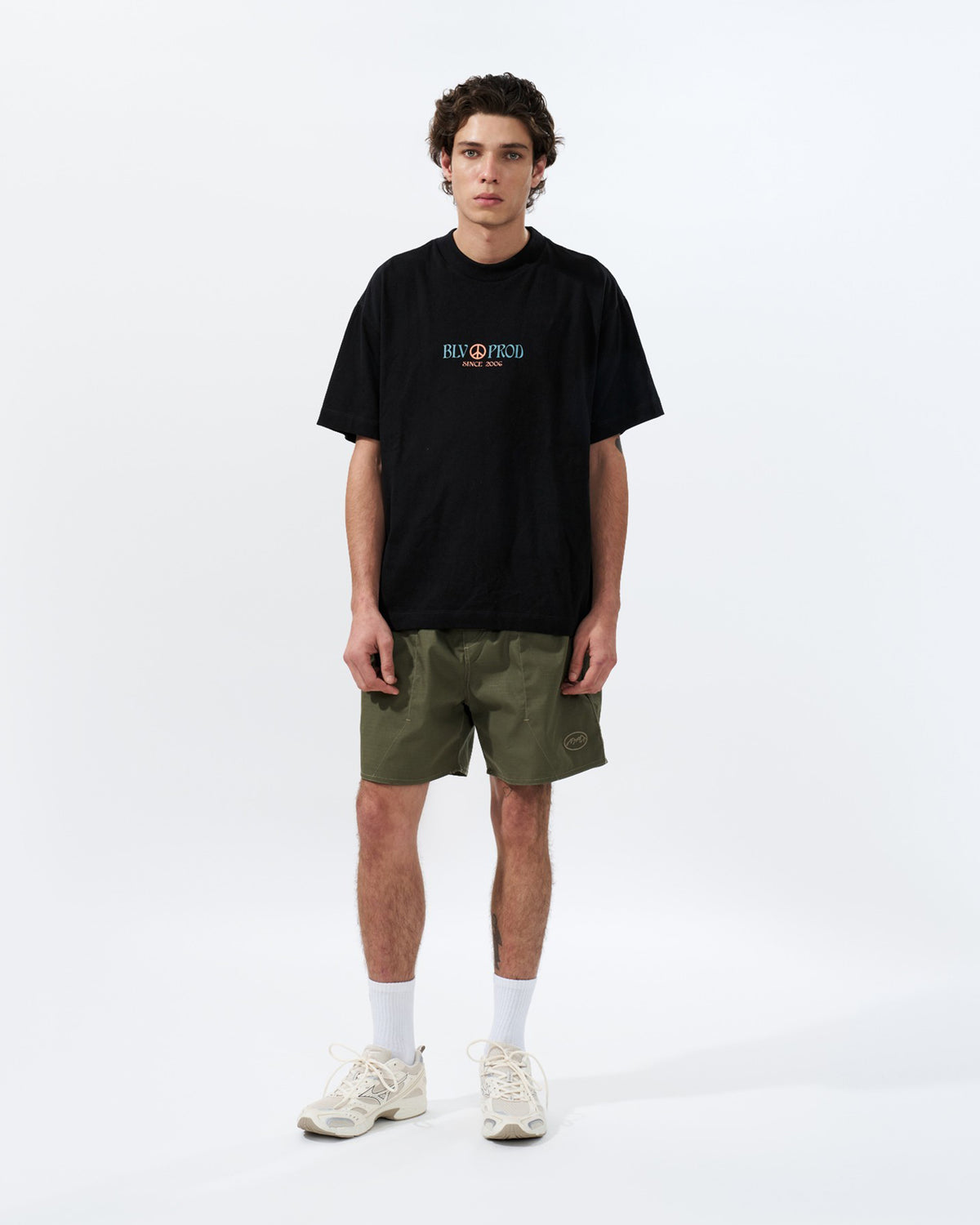 Camiseta Boxy Oversized Dreaming There Preta